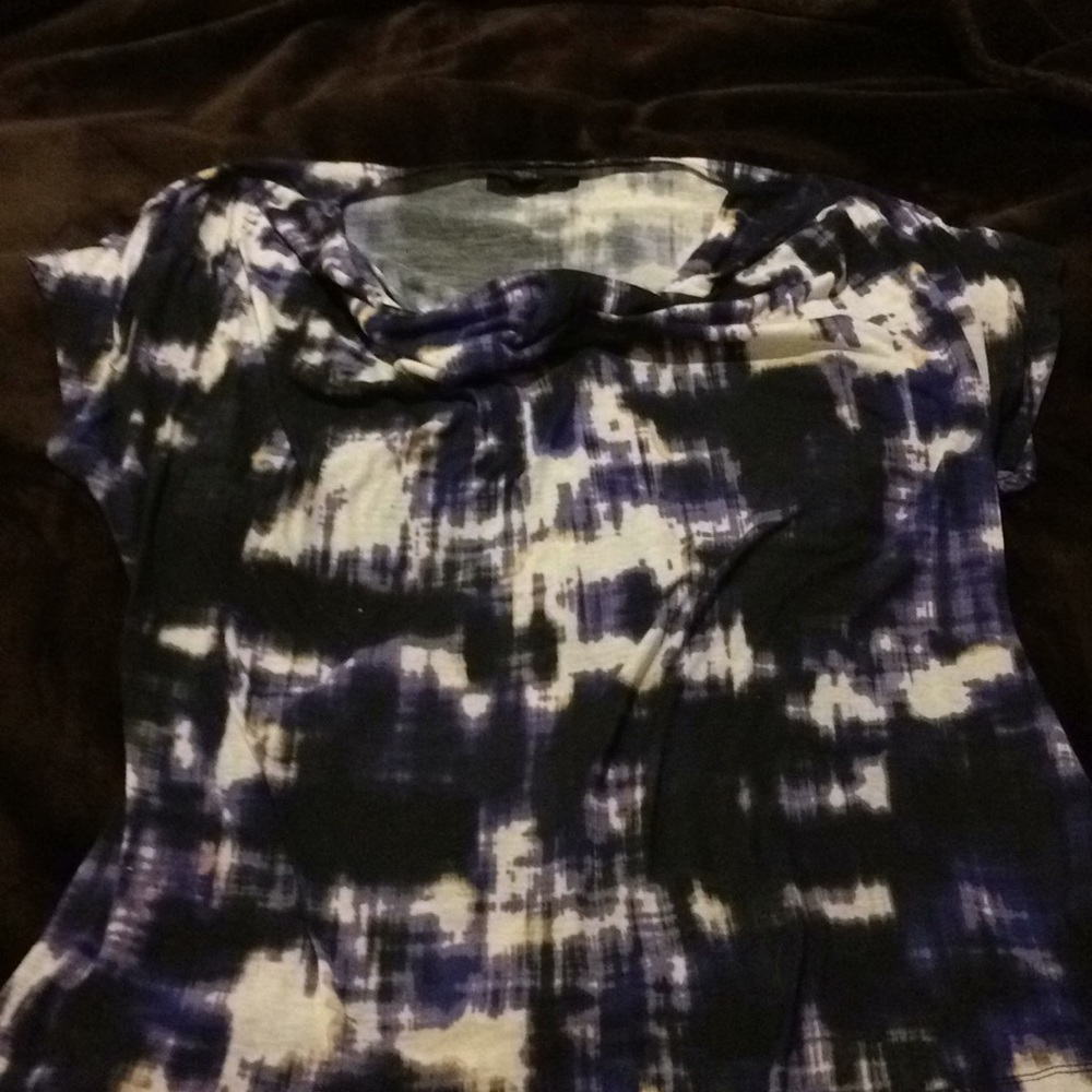 Kenneth Cole dressy T
